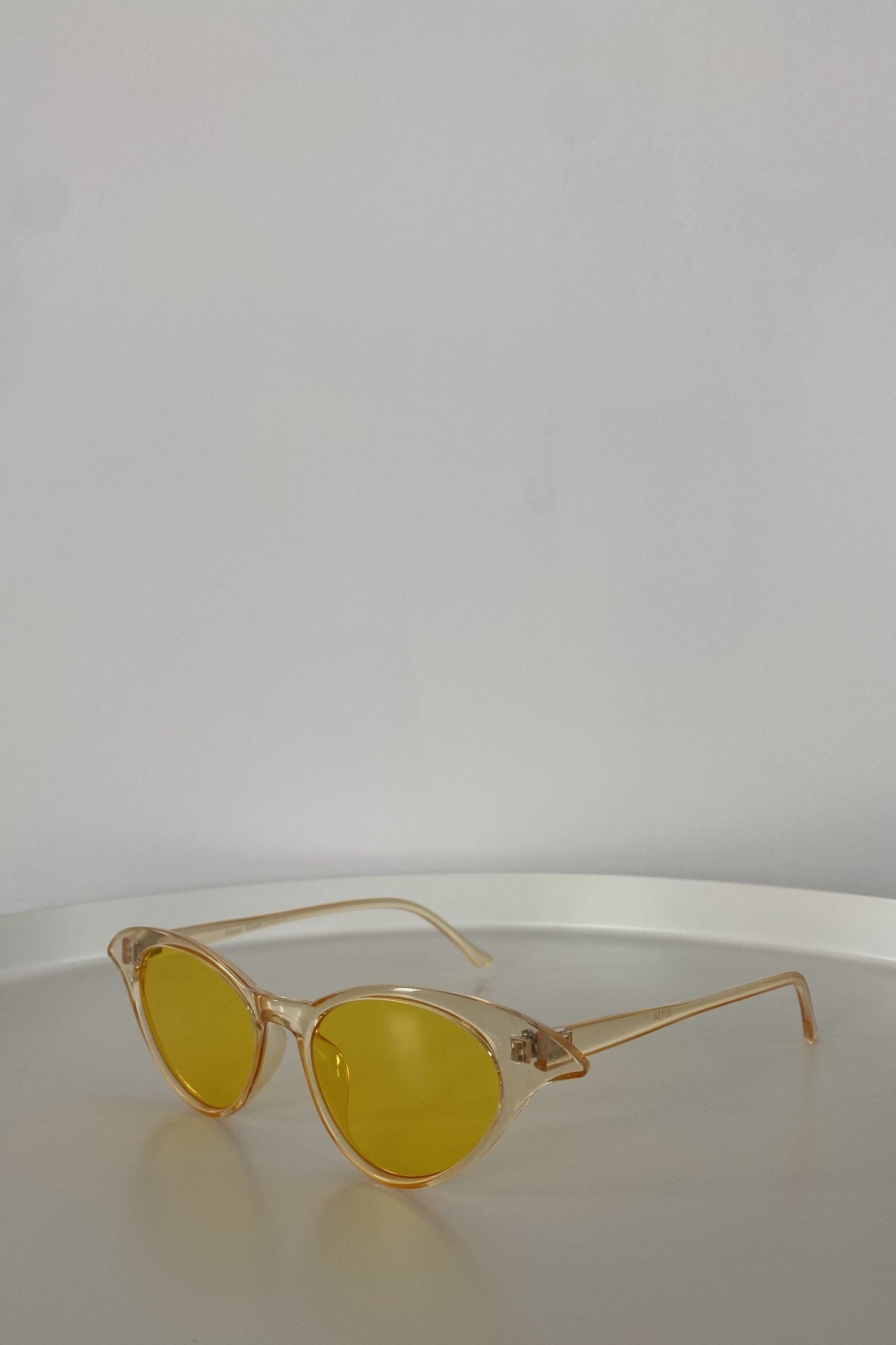 YELLOW CATEYE SUNGLASSES